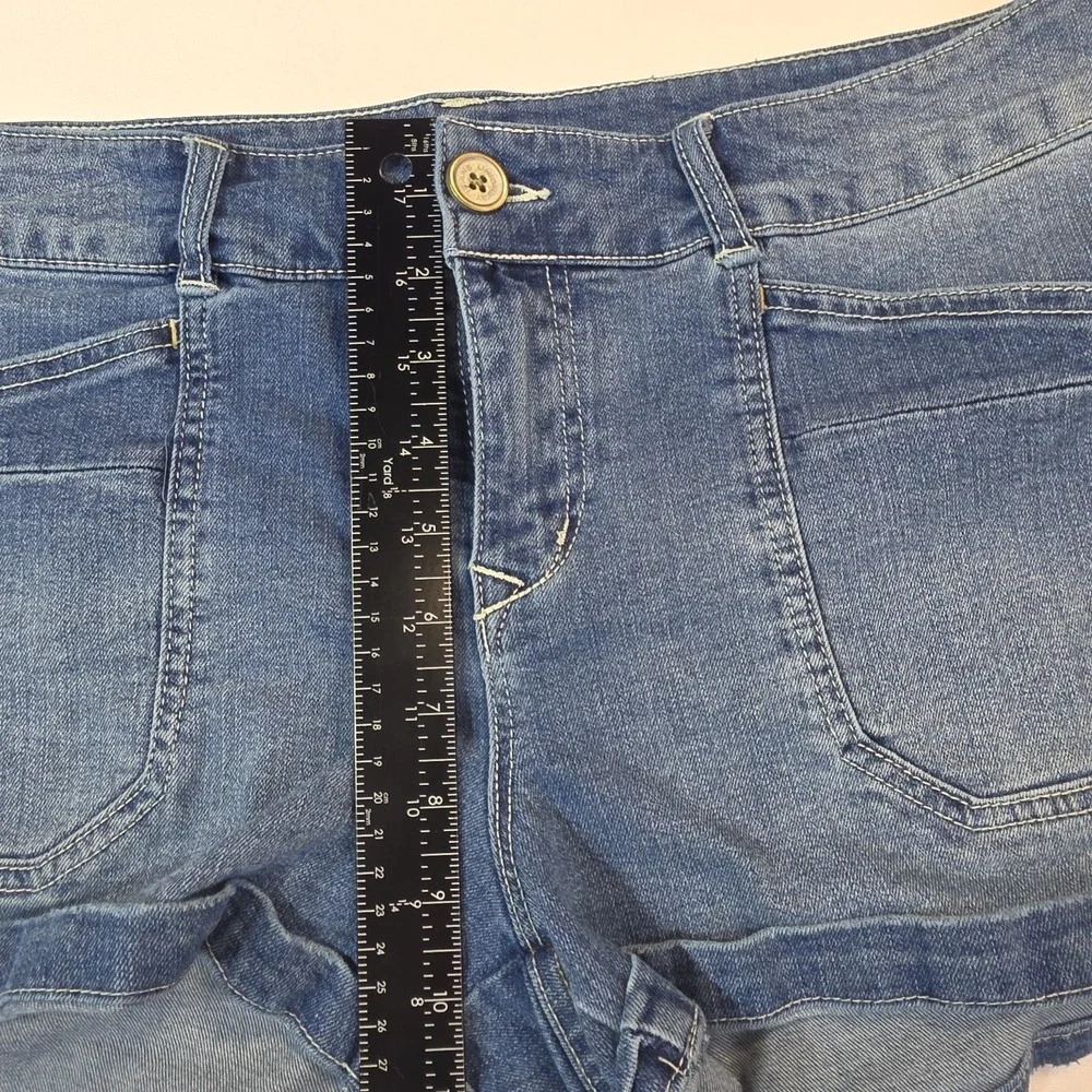 Unionbay Juniors Utility Jean Shorts Size 13/31 Blue Denim Cuffed Stretch